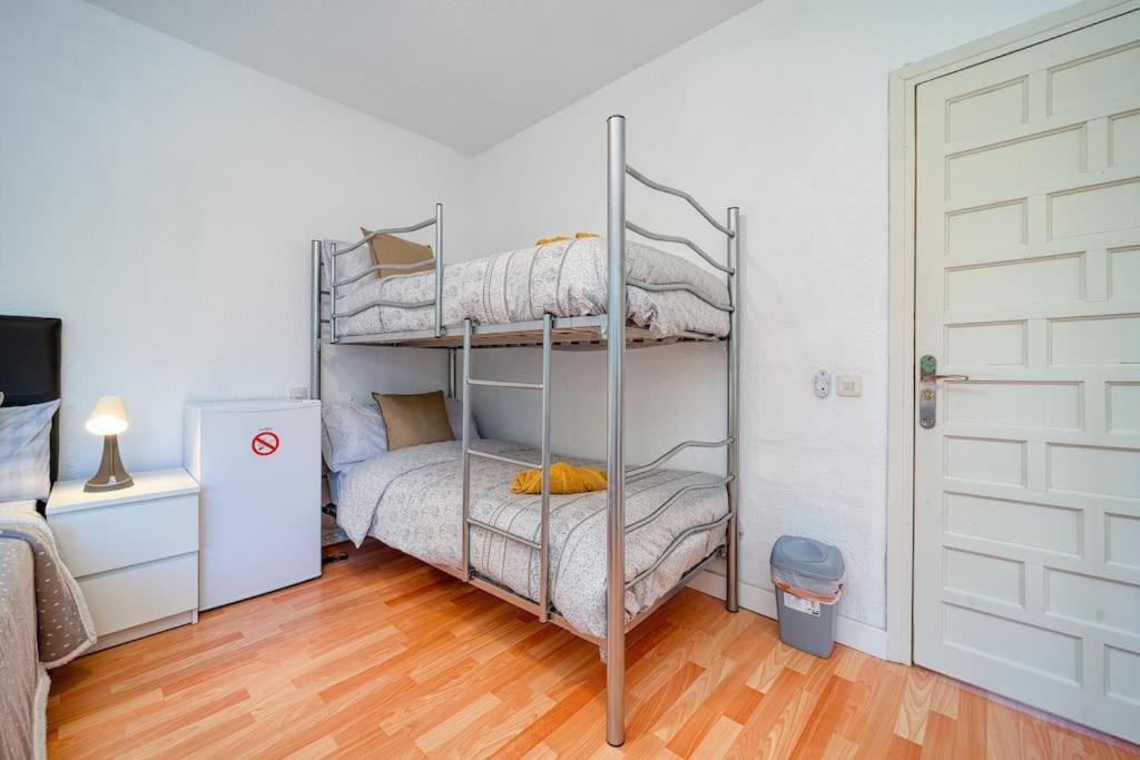 P Casacafe Madrid Calle Carlos Dubois 3 Eksteriør bilde
