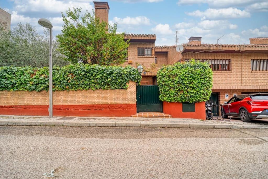 P Casacafe Madrid Calle Carlos Dubois 3 Eksteriør bilde